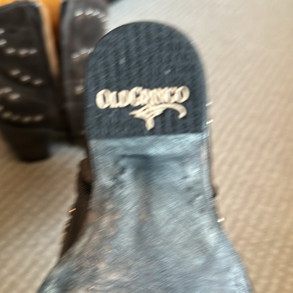 Ankle studded, dark brown leather, cowboy boots by OLD GRINGO. - Picture 5 of 16